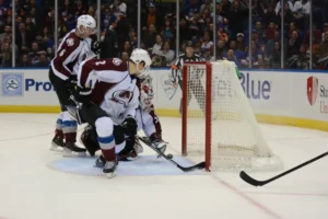 NHL: Avalanche Bow Down to Coyotes, 6-3